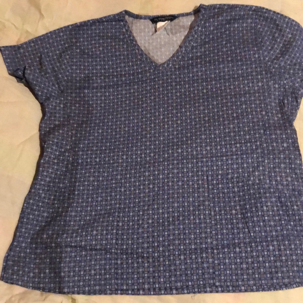Nu dimension stretch scrub top